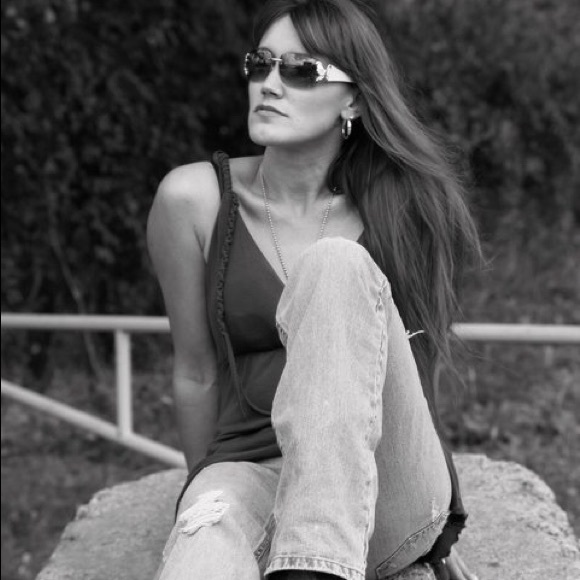 Meet your Posher, Mrs - Picture 6 of 15